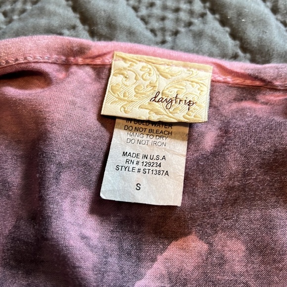 Day Trip : Small Pink and Lace / Embellished Top - Small - Picture 6 of 6